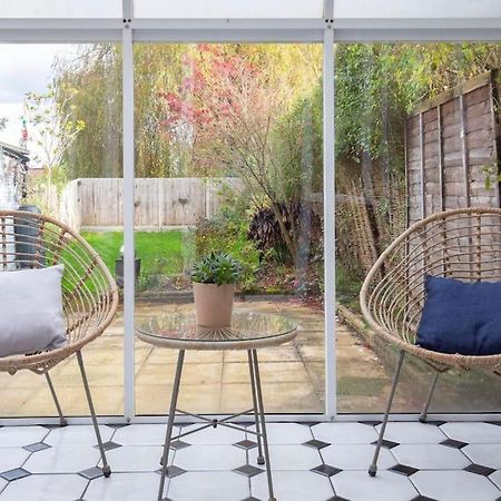 3 Bed House/Garden/Wi-Fi/Parking/Central Location Villa Guildford Eksteriør billede